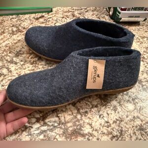 Women's Wool Slippers - by Glerups